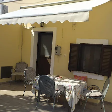 度假居 Giotas House *